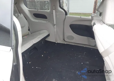 2017 Chrysler Pacifica Touring-L Plus z USA, uszkodzony, nr VIN 2C4RC1EG4HR622418